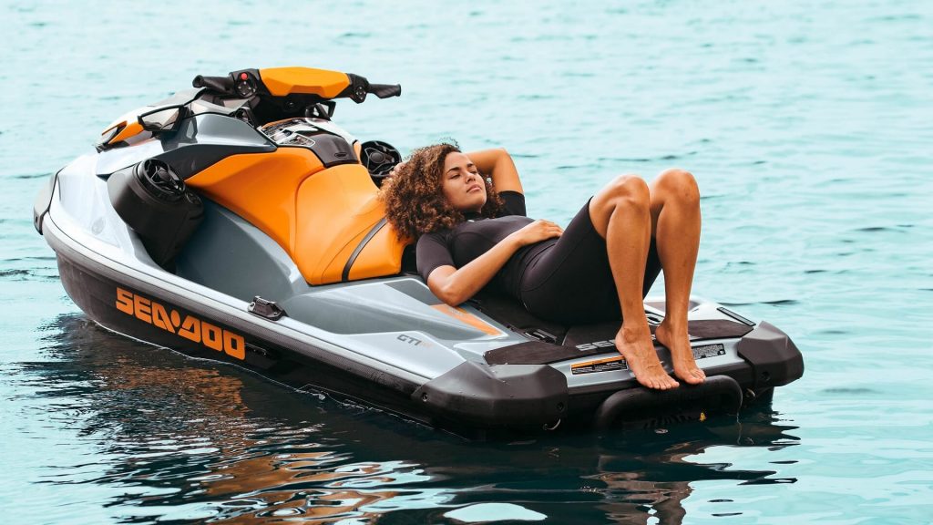 Waverunner vs jet ski vs seadoo