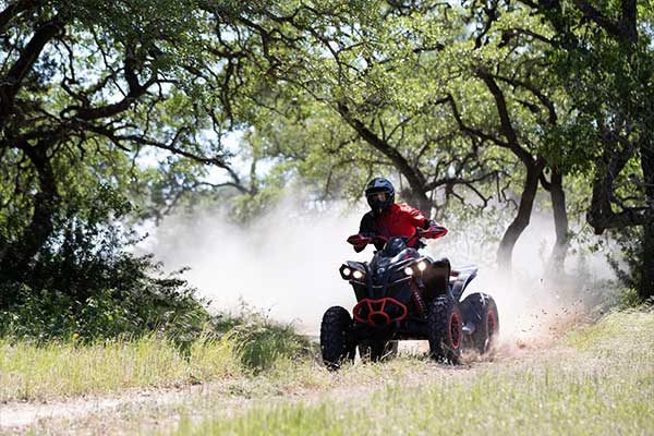 renegade-xxc-1000r-black-can-am-red-trail-roost-front-engine