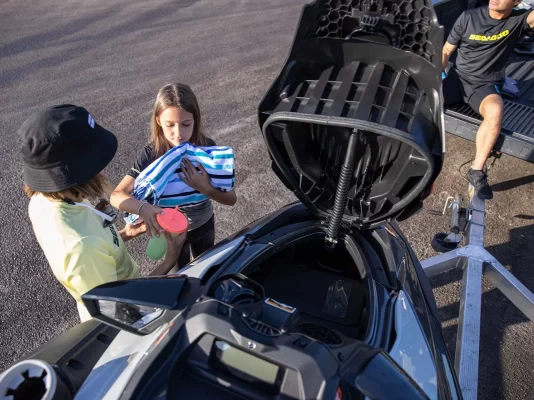 sea-my22-gti-red-170-lifestyle-storage-1indonesia